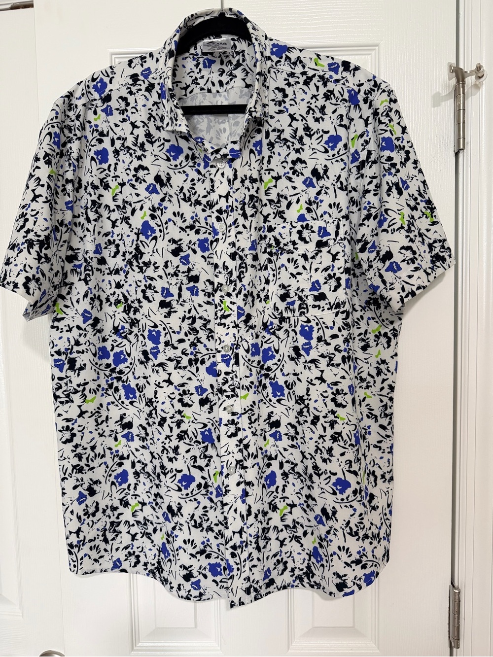 ZYIA Men's Short-Sleeve Button-Down Shirt - Blue, Black, White